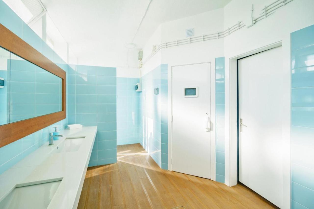 Amazing Private Room In Apartment With Sea Beach View - Pool - Park - Private Condominium - Access To The Beach Oeiras Exterior photo