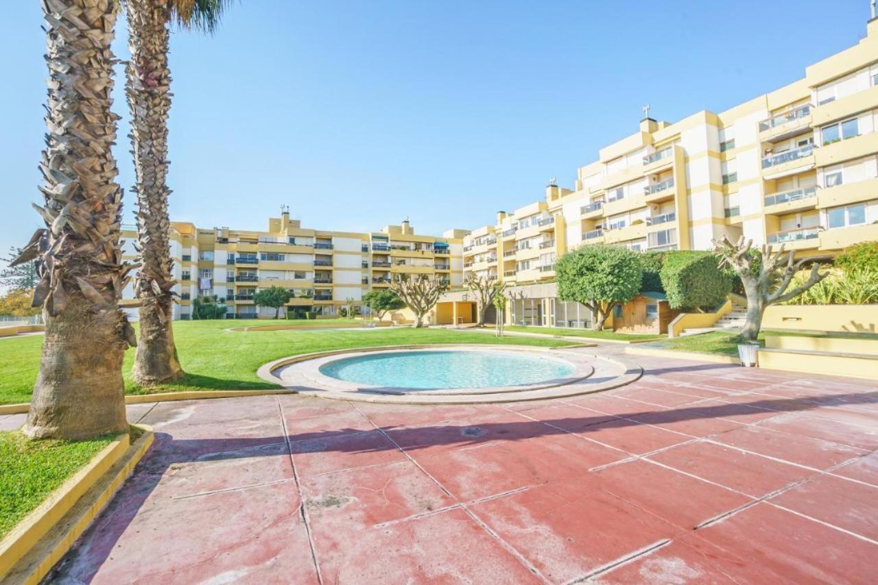 Amazing Private Room In Apartment With Sea Beach View - Pool - Park - Private Condominium - Access To The Beach Oeiras Exterior photo